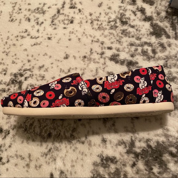 TOMS Randy's Donut Navy Alpargata - Picture 3 of 6